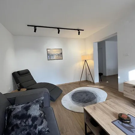 Avantgarde Apartment *